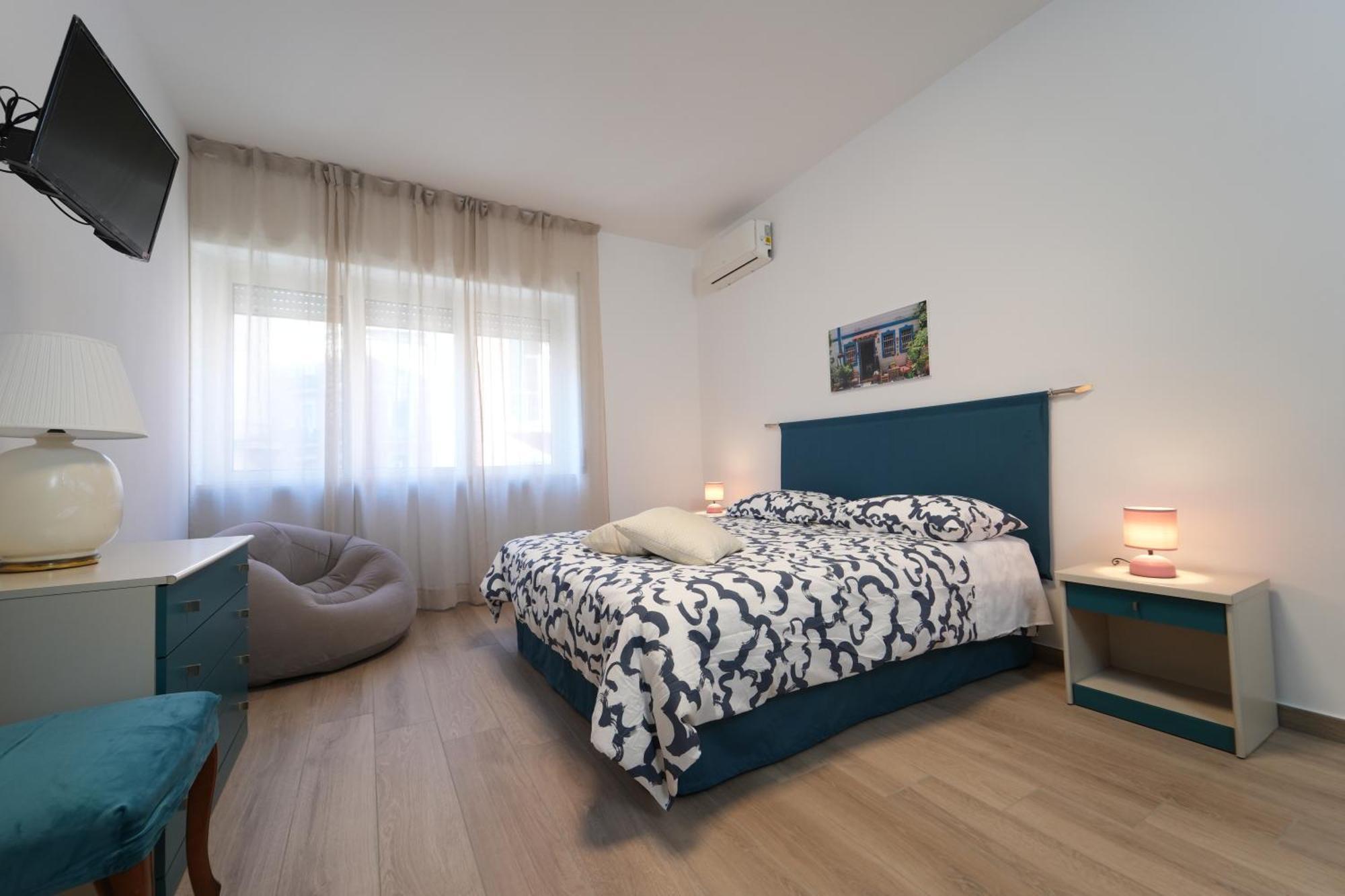 Panorama Vesuvius Affittacamere Guesthouse With Lift Near To Subway In Napoli Center Εξωτερικό φωτογραφία