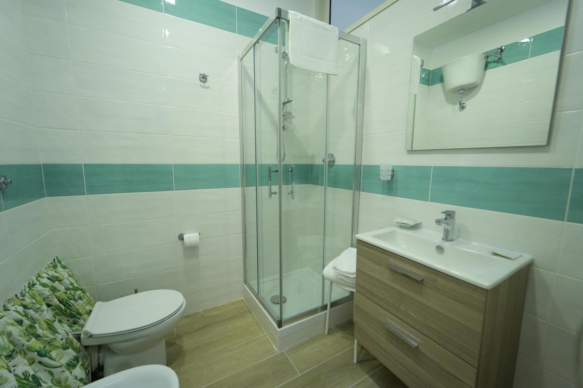 Panorama Vesuvius Affittacamere Guesthouse With Lift Near To Subway In Napoli Center Εξωτερικό φωτογραφία